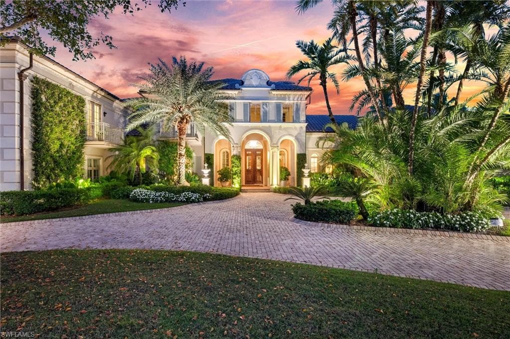 1132 Dormie DR NAPLES, FL 34108