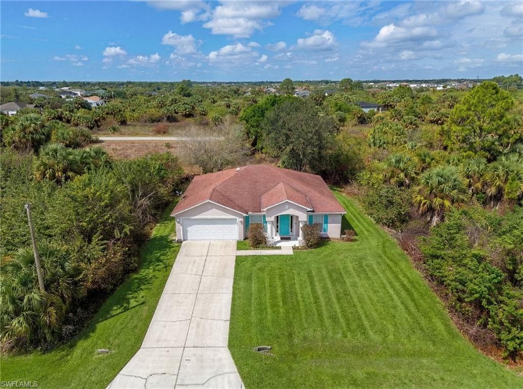 320 Laurel AVE LEHIGH ACRES, FL 33974