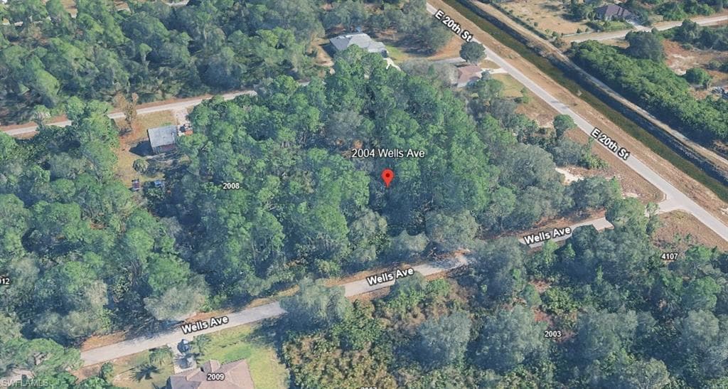 2004 WELLS AVE ALVA, FL 33920