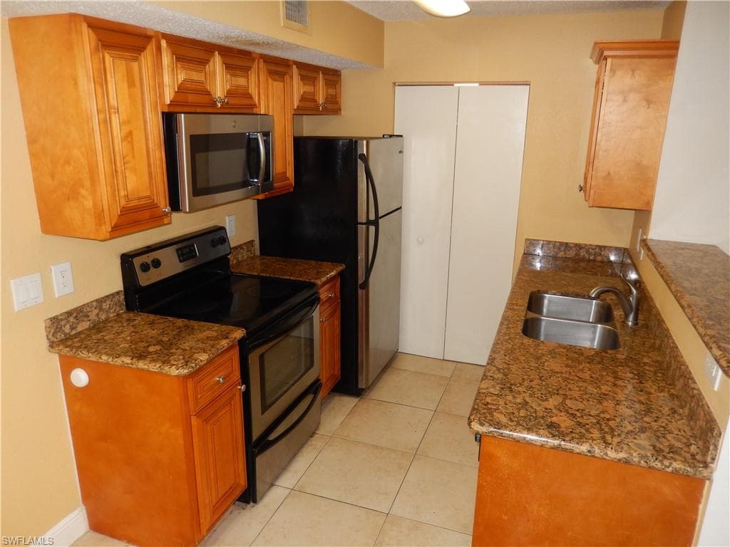12560 Equestrian CIR 1311 FORT MYERS, FL 33907
