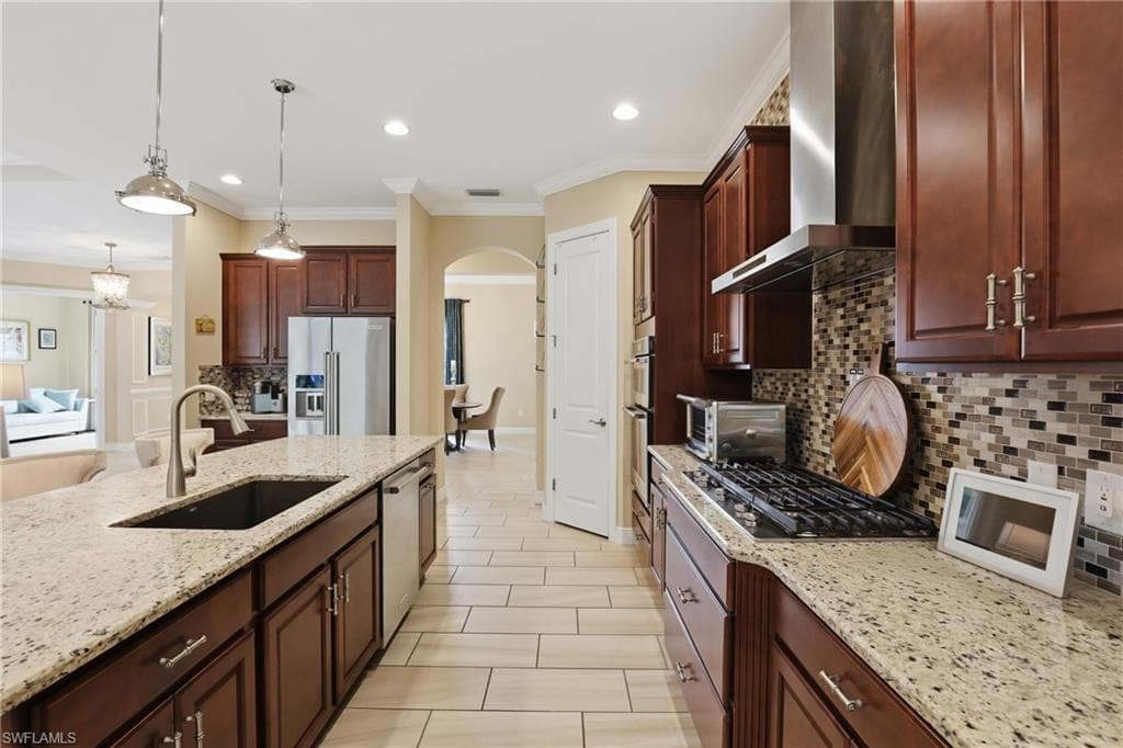 2303 Somerset PL NAPLES, FL 34120