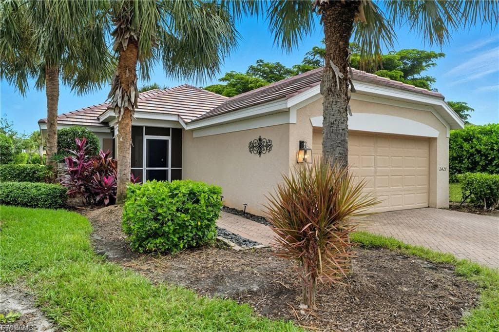 2427 Woodbourne PL CAPE CORAL, FL 33991