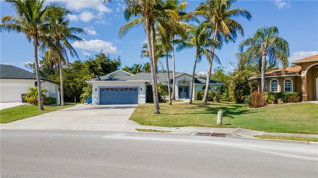 8896 Bracken WAY FORT MYERS, FL 33908