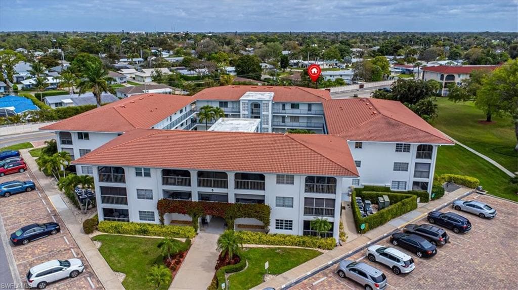 5 High Point CIR W 308 NAPLES, FL 34103