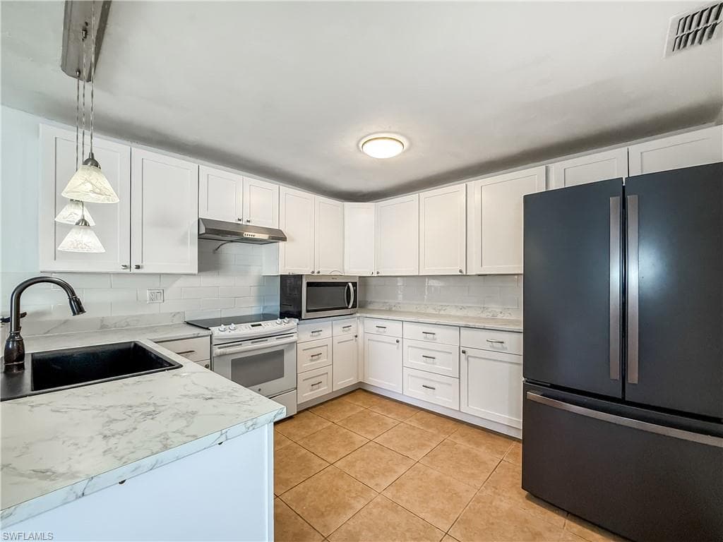 6302 Royal Woods DR FORT MYERS, FL 33908