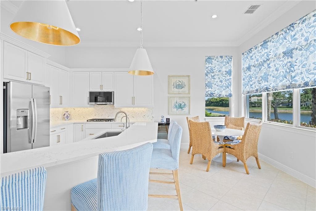 28571 Calabria CT 101 NAPLES, FL 34110