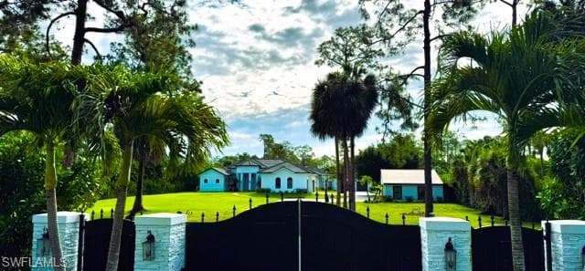 1680 Oakes BLVD NAPLES, FL 34119