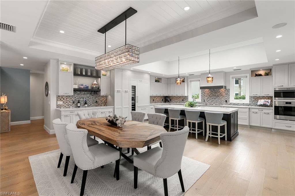 5949 Chanteclair DR 8 NAPLES, FL 34108