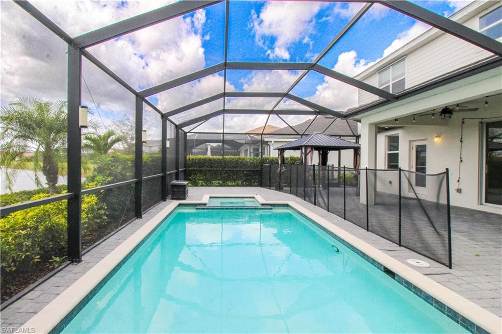 2380 Fallglo ST NAPLES, FL 34120