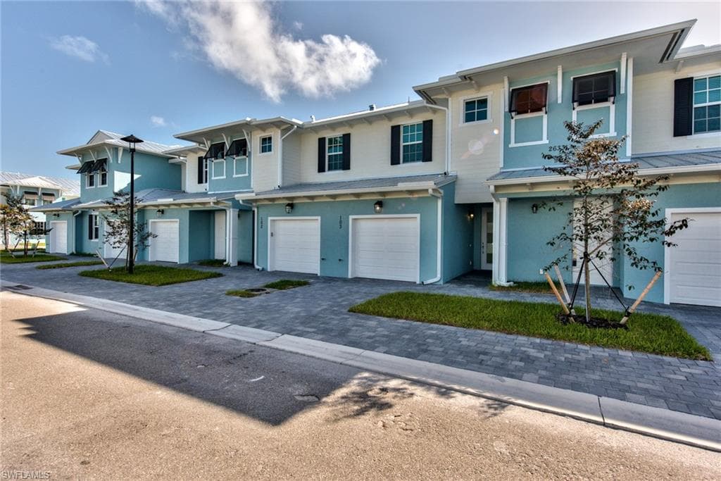 26370 COCO CAY CIR 102 BONITA SPRINGS, FL 34135