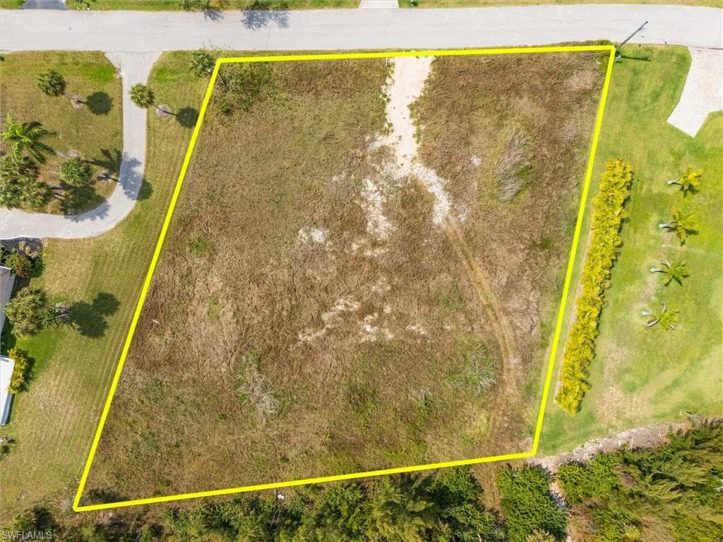 7324 Lake DR FORT MYERS, FL 33908