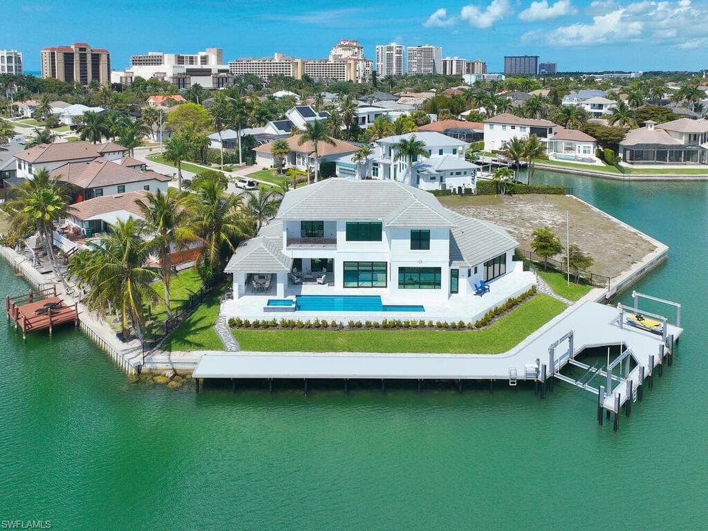 999 Spruce CT MARCO ISLAND, FL 34145