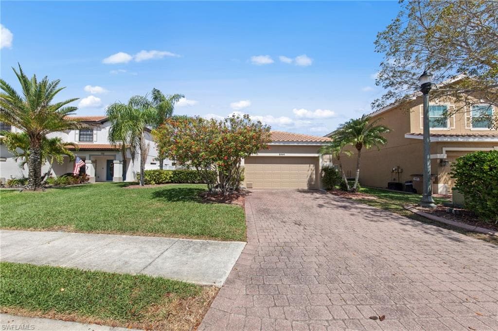 2061 Cape Heather CIR CAPE CORAL, FL 33991