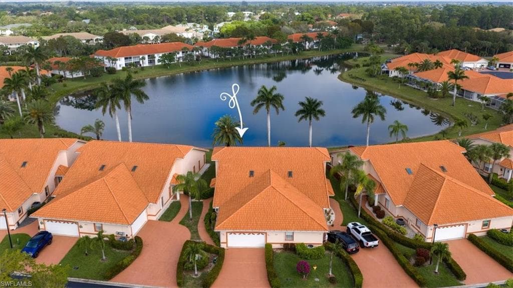 235 Naomi DR 5901 NAPLES, FL 34104