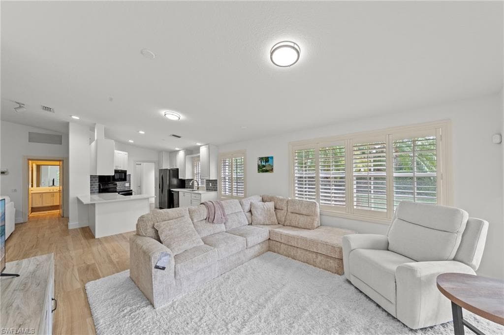 4748 San Carlo CT NAPLES, FL 34109