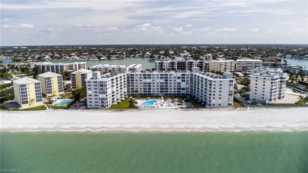 3443 Gulf Shore BLVD N 809 NAPLES, FL 34103