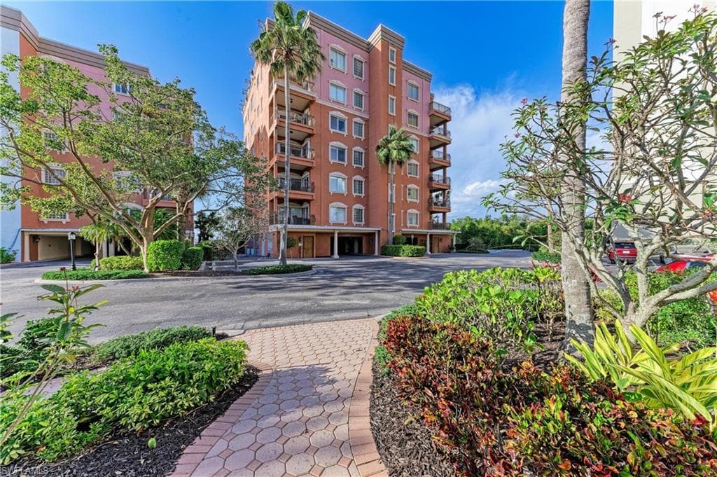 14813 Laguna DR 401 FORT MYERS, FL 33908