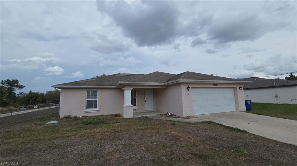 2512 53rd ST W LEHIGH ACRES, FL 33971