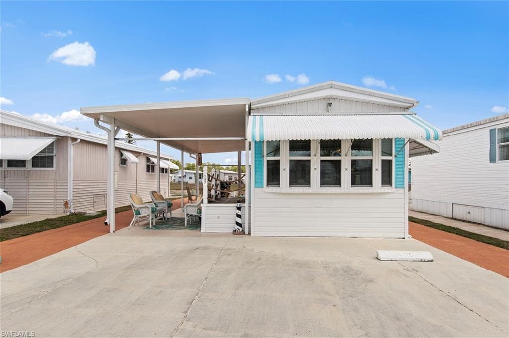 157 Caravan CIR NORTH FORT MYERS, FL 33903