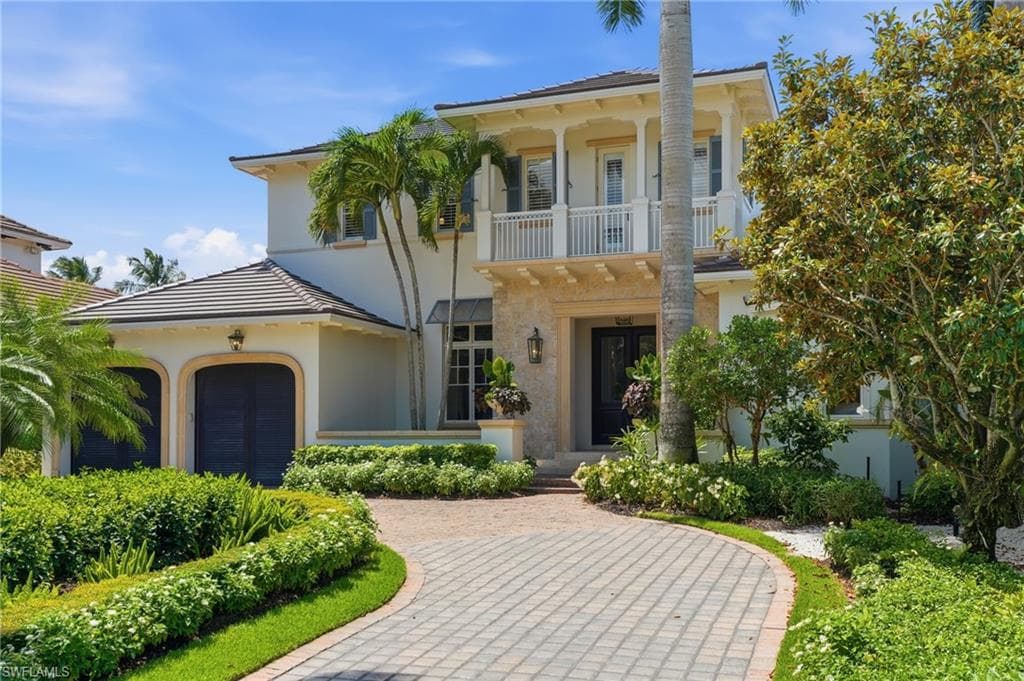 160 16th AVE S NAPLES, FL 34102