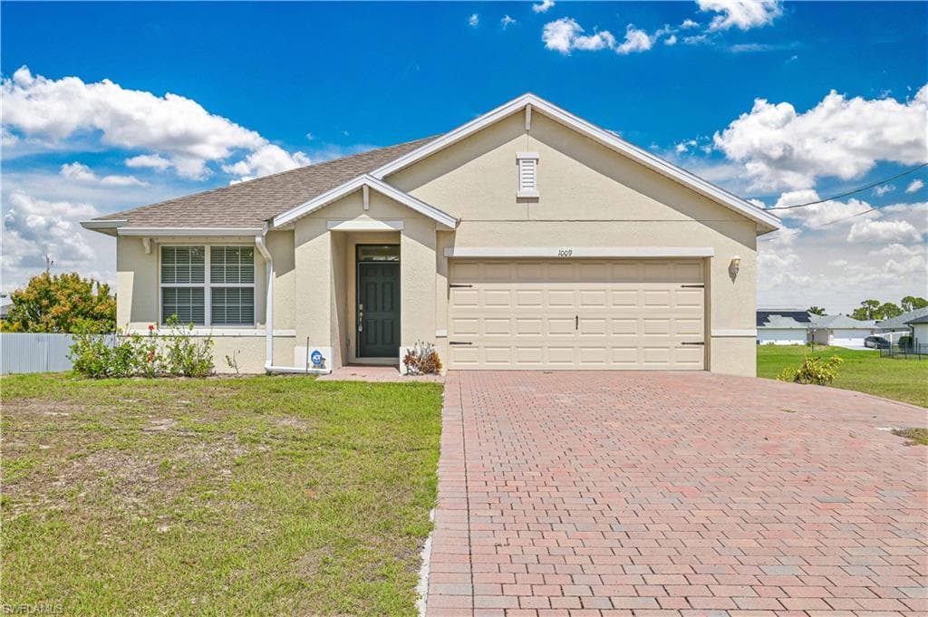 1009 Jacaranda PKWY E CAPE CORAL, FL 33909