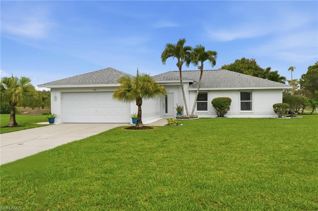 750 Cherry Blossom CT NAPLES, FL 34120