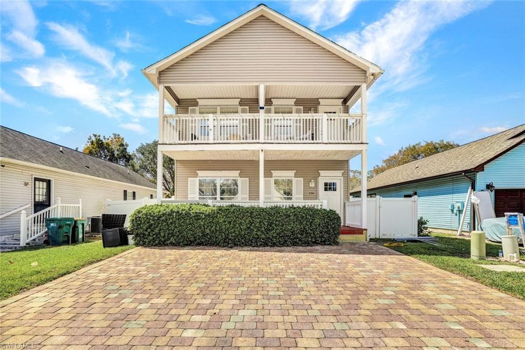 534 Leawood CIR NAPLES, FL 34104
