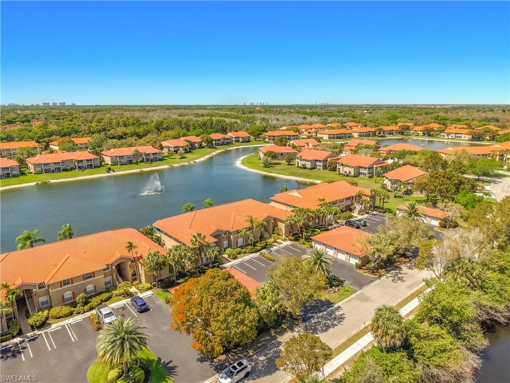 6930 Huntington Lakes CIR 104 NAPLES, FL 34119