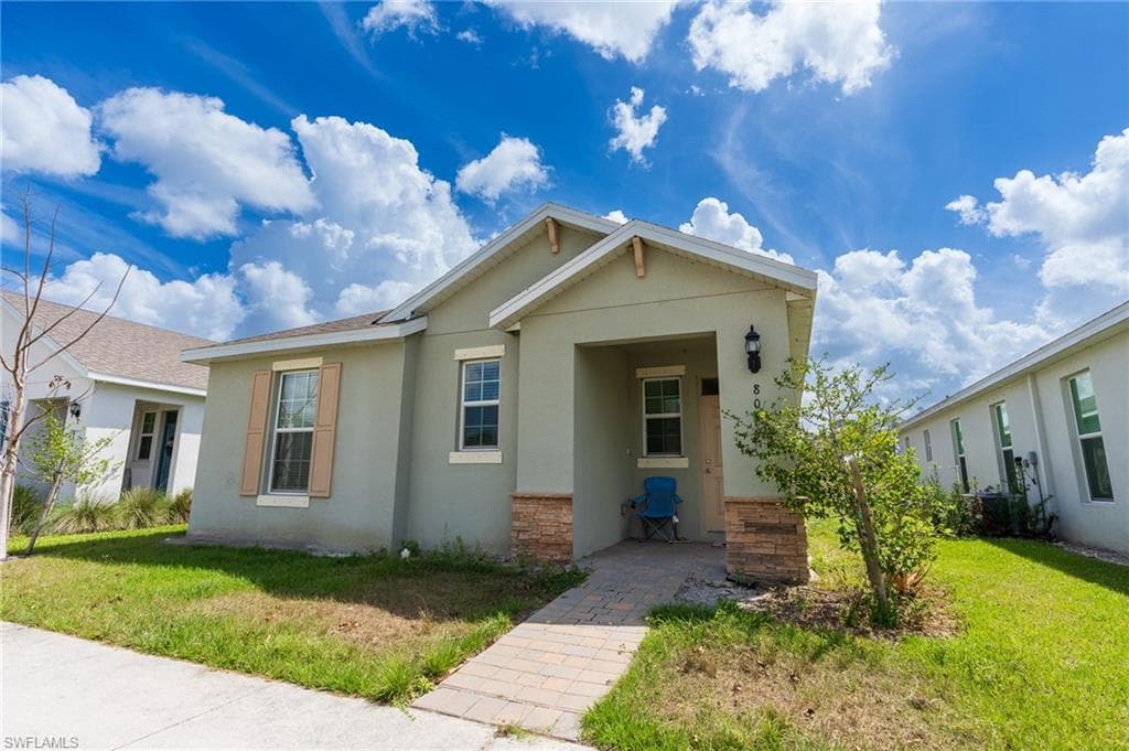 802 Friendship CIR LABELLE, FL 33935
