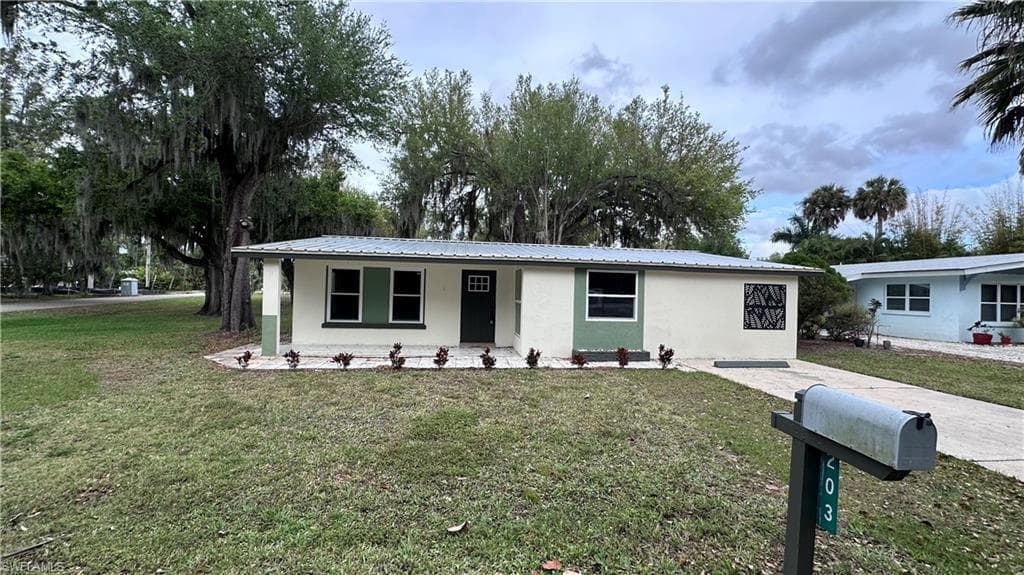 203 Carol WAY FORT MYERS, FL 33905