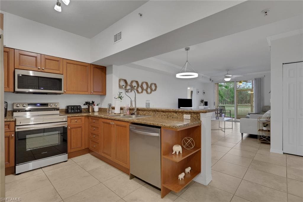 10121 Villagio Palms WAY 102 ESTERO, FL 33928