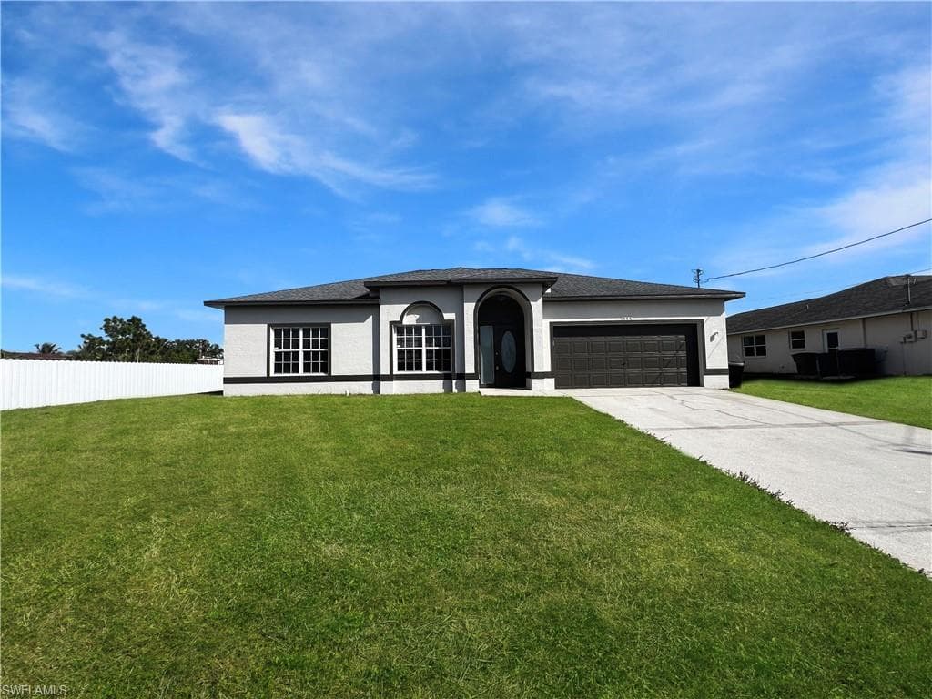 906 Alfreda AVE LEHIGH ACRES, FL 33971
