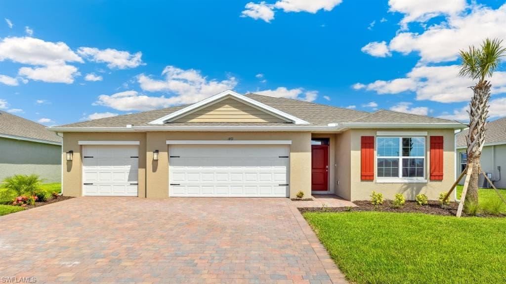 301 13th TER CAPE CORAL, FL 33909