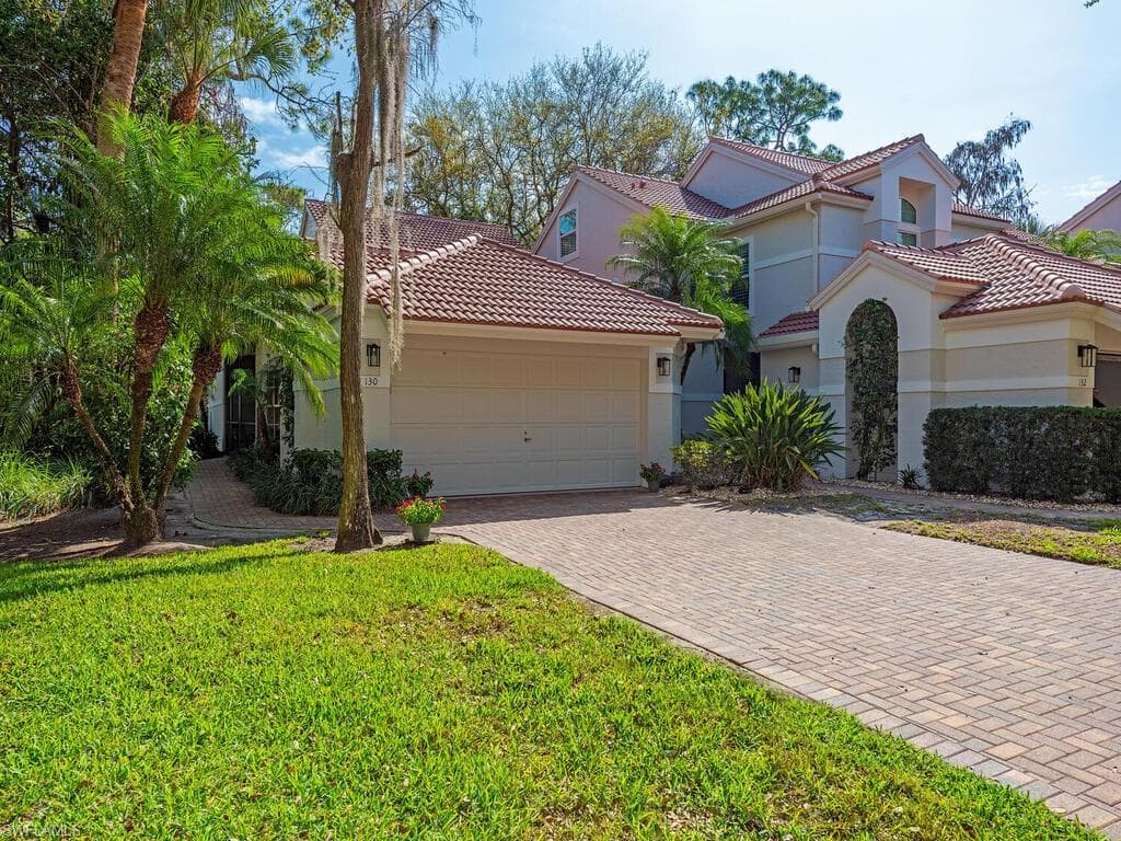 130 Amblewood LN 8-801 NAPLES, FL 34105