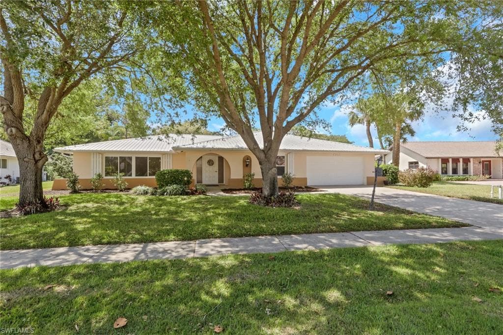 4255 Glasgow CT NORTH FORT MYERS, FL 33903