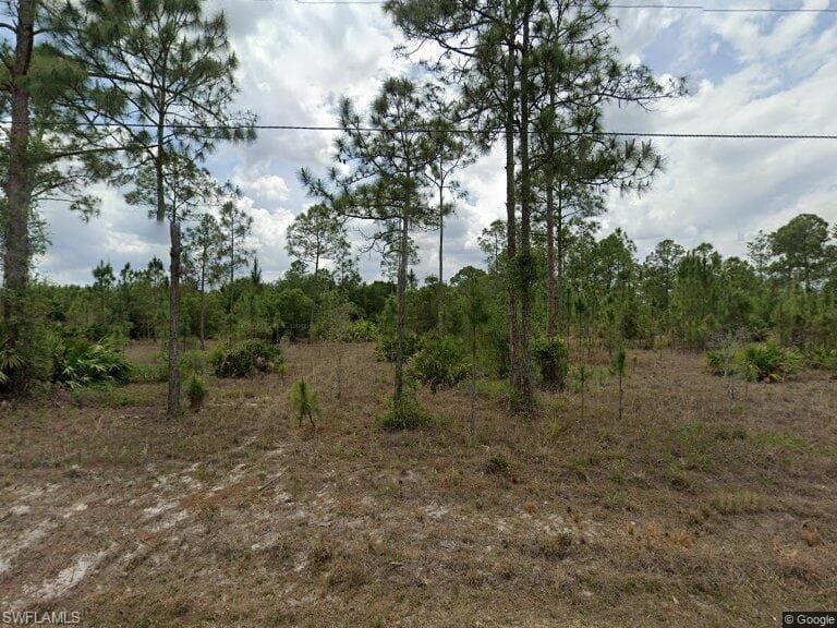 1115 McArthur AVE LEHIGH ACRES, FL 33936