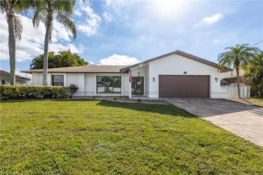 1932 SE 9th TER CAPE CORAL, FL 33990