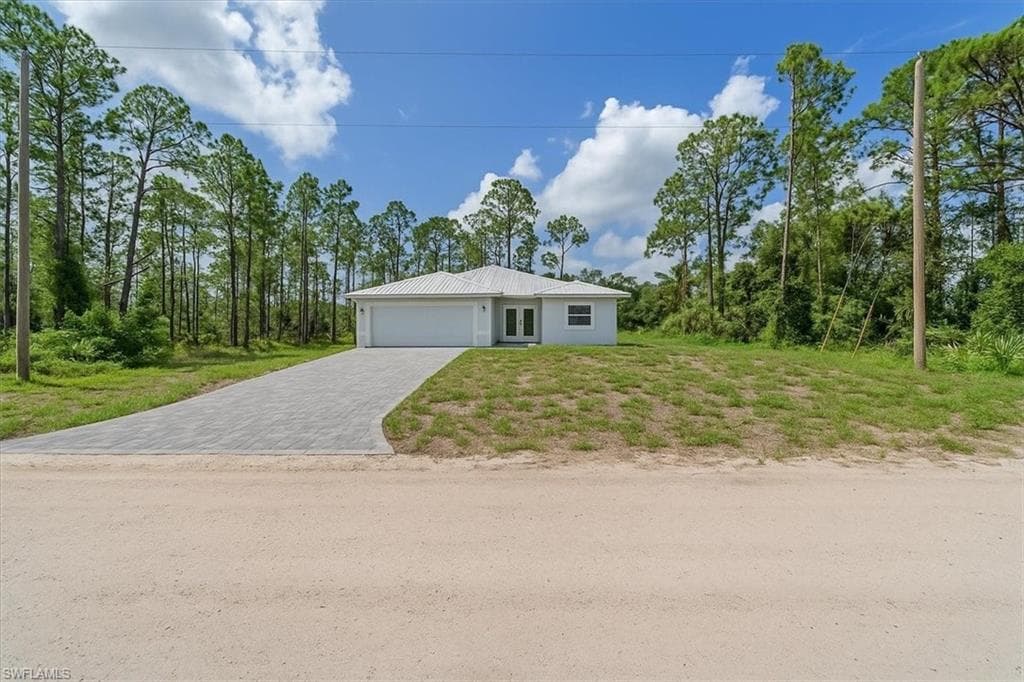 1124 E Rambler ST LEHIGH ACRES, FL 33974