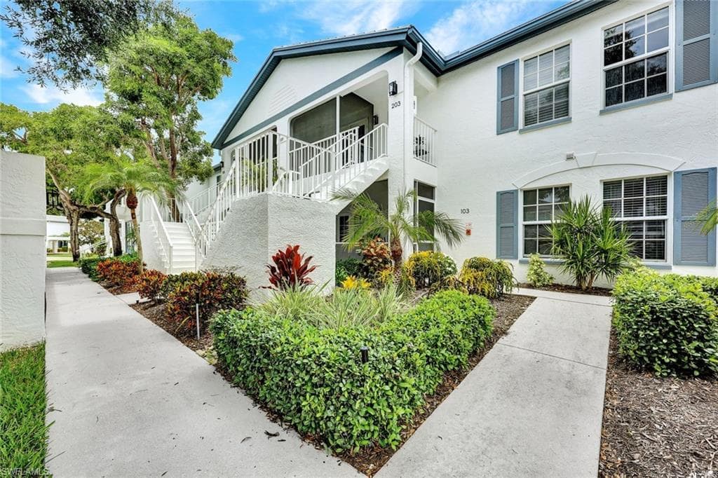 859 Tanbark DR 103 NAPLES, FL 34108