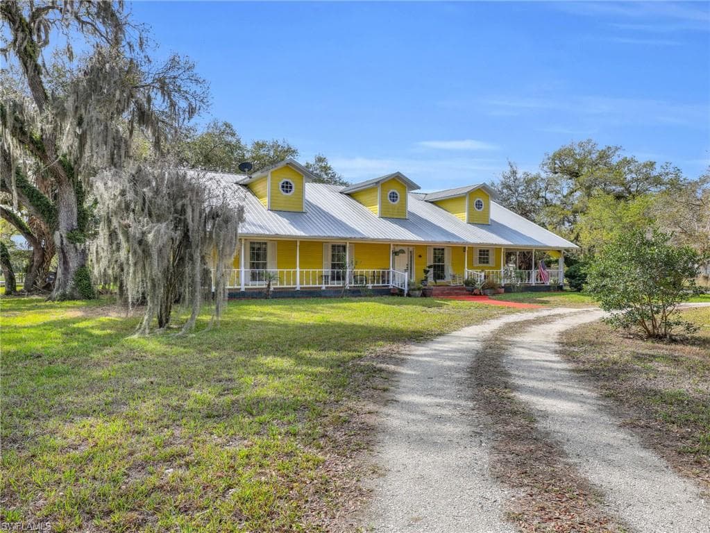 1712 Frontier CIR LABELLE, FL 33935