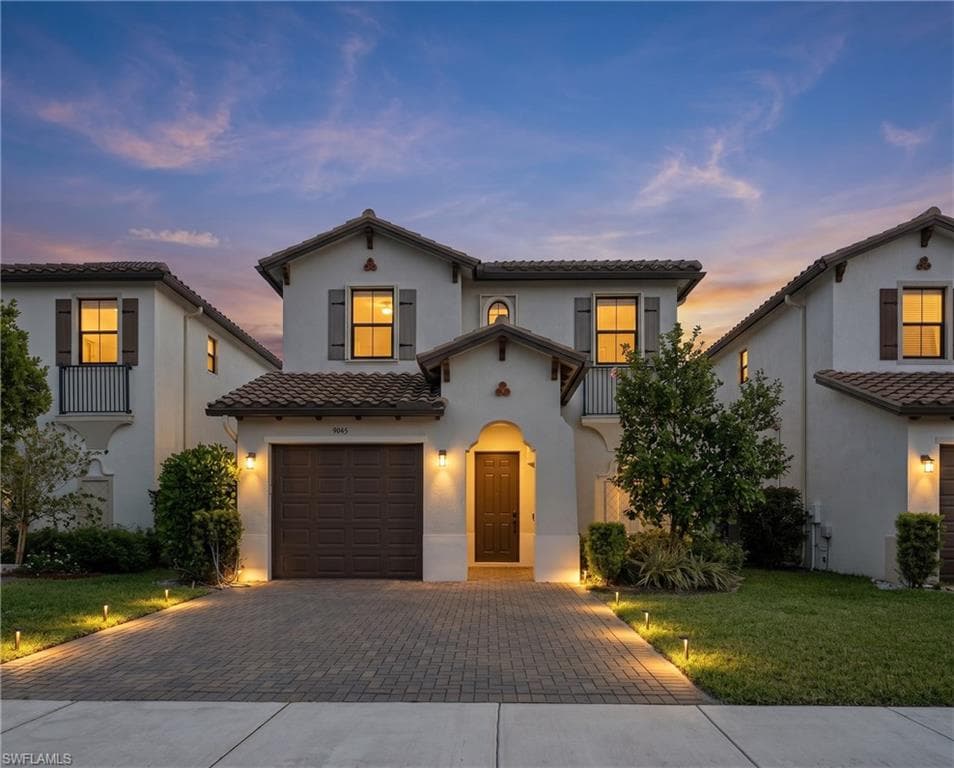 9045 Madrid CIR NAPLES, FL 34104