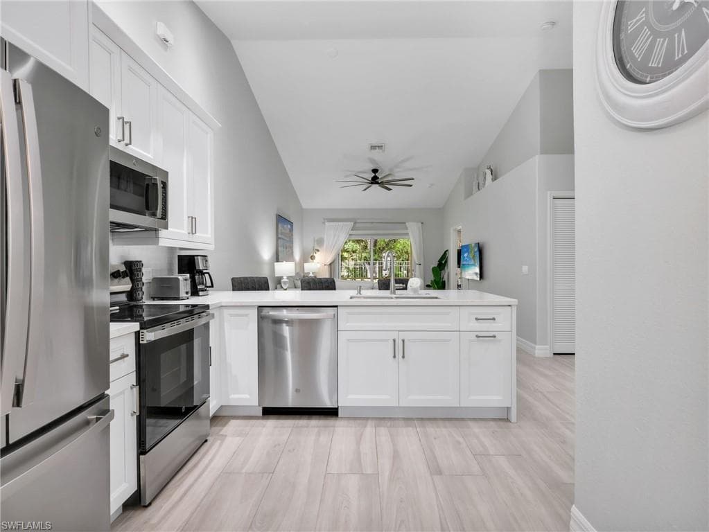 3505 Avion Woods CT 902 NAPLES, FL 34104