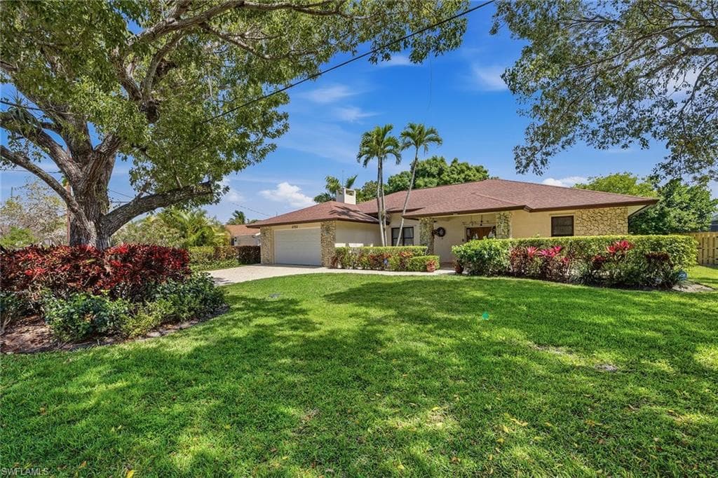 2752 14th ST N NAPLES, FL 34103