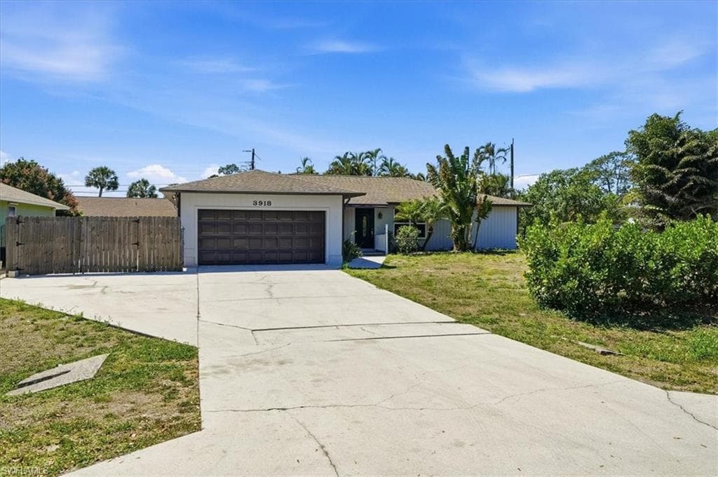 3918 Cindy AVE NAPLES, FL 34112