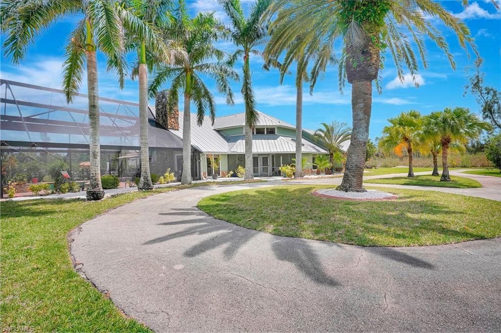 7235 Lake DR FORT MYERS, FL 33908