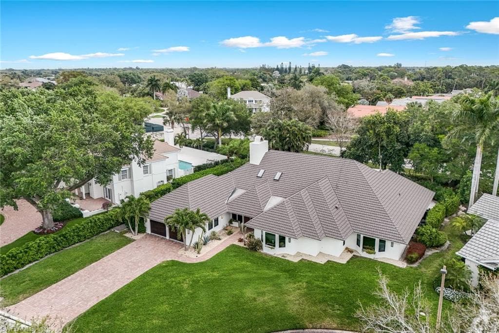 730 BAY TREE CT NAPLES, FL 34108