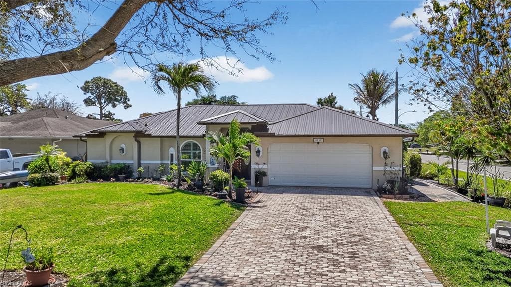 8518 Cypress DR S FORT MYERS, FL 33967