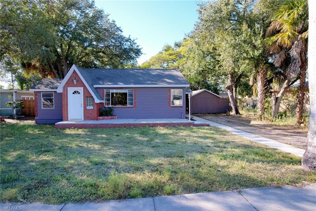 2454 Grand AVE FORT MYERS, FL 33901