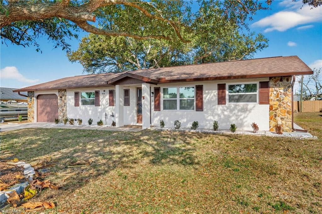 876 Linnaen TER NW PORT CHARLOTTE, FL 33948