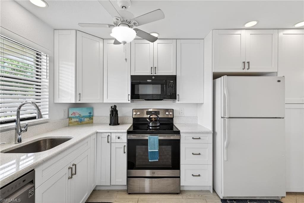 4246 27th CT SW 104 NAPLES, FL 34116